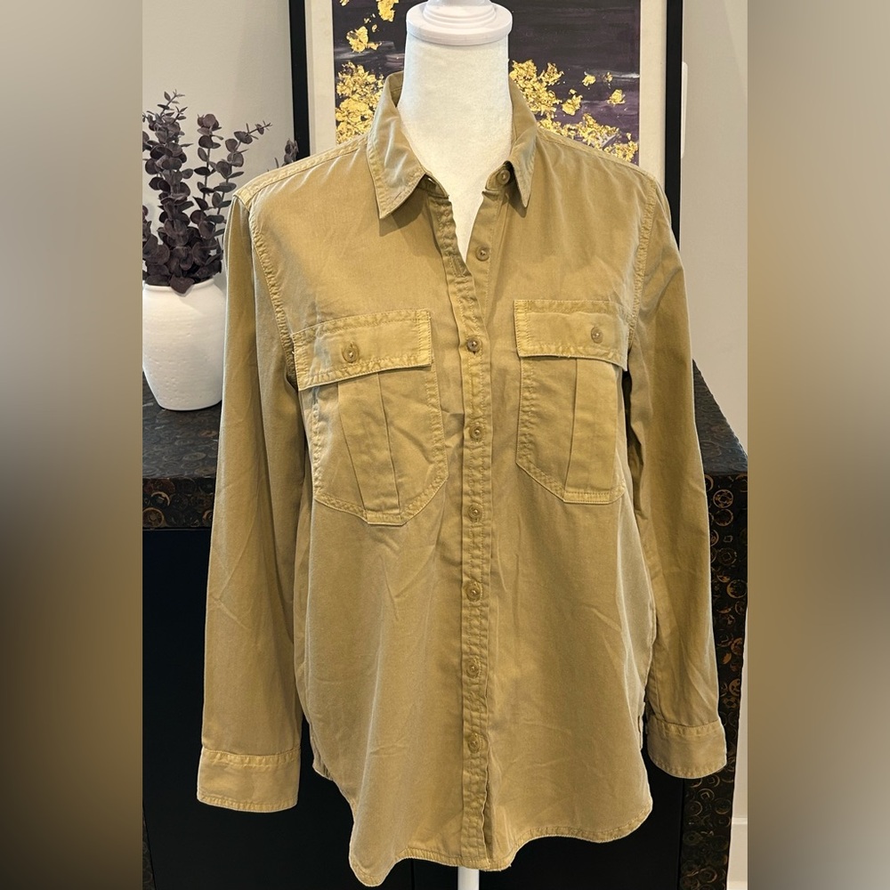 ⭐️3 for $20⭐️| Banana Republic Khaki Utility Shirt | 100% cotton | Women’s XS